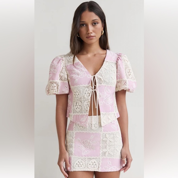 NWOT Pink Lace-Trimmed Women's Top - Picture 11 of 13